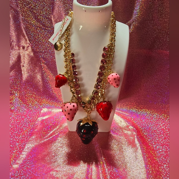 Betsey Johnson Strawberry necklace! - Picture 4 of 10
